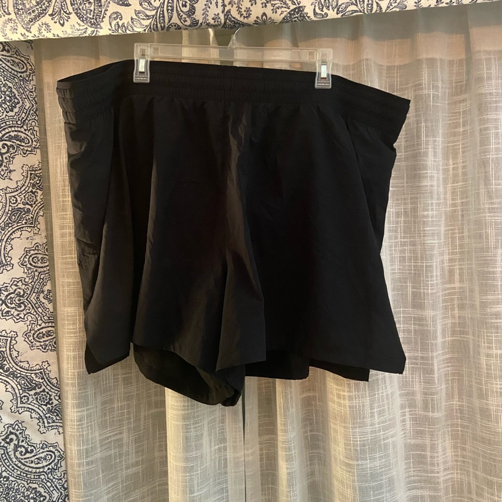 Fabletics Shorts 3XL Black